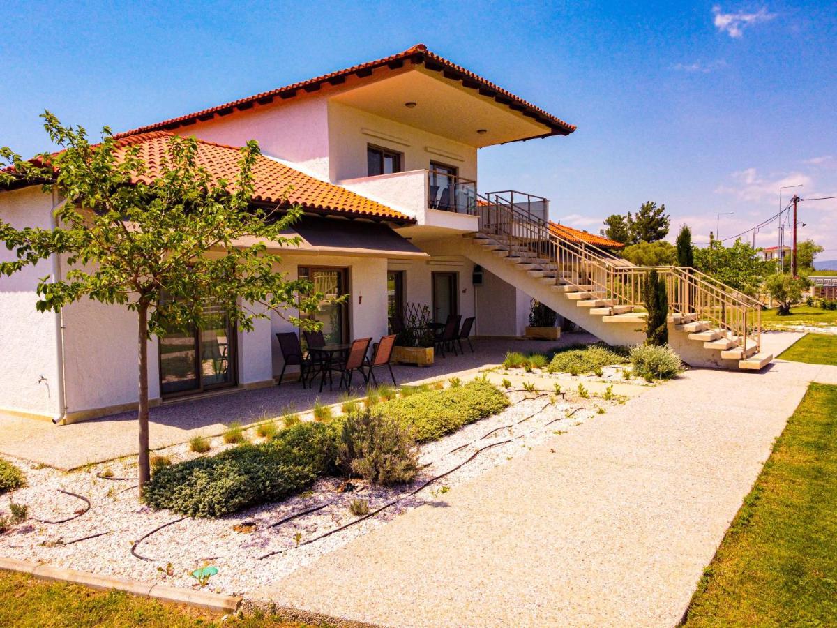 Varkes Suites 2 Nea Moudania Buitenkant foto