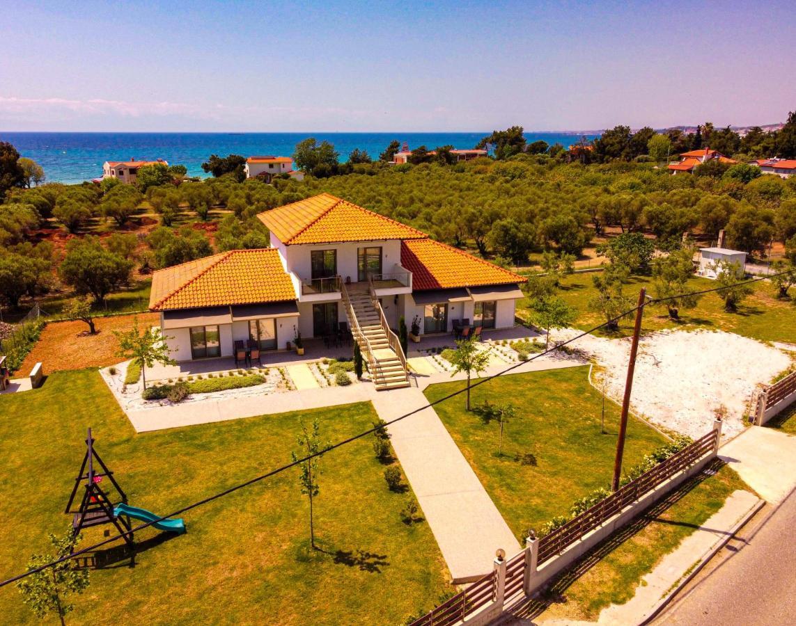 Varkes Suites 2 Nea Moudania Buitenkant foto