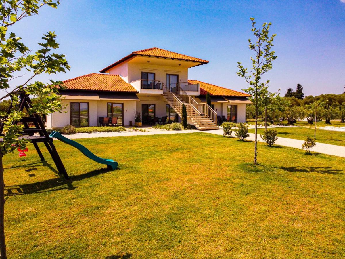 Varkes Suites 2 Nea Moudania Buitenkant foto