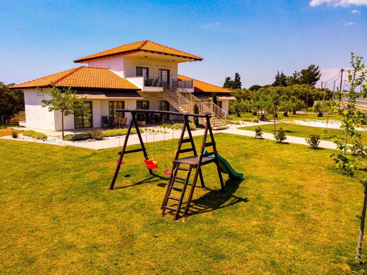 Varkes Suites 2 Nea Moudania Buitenkant foto